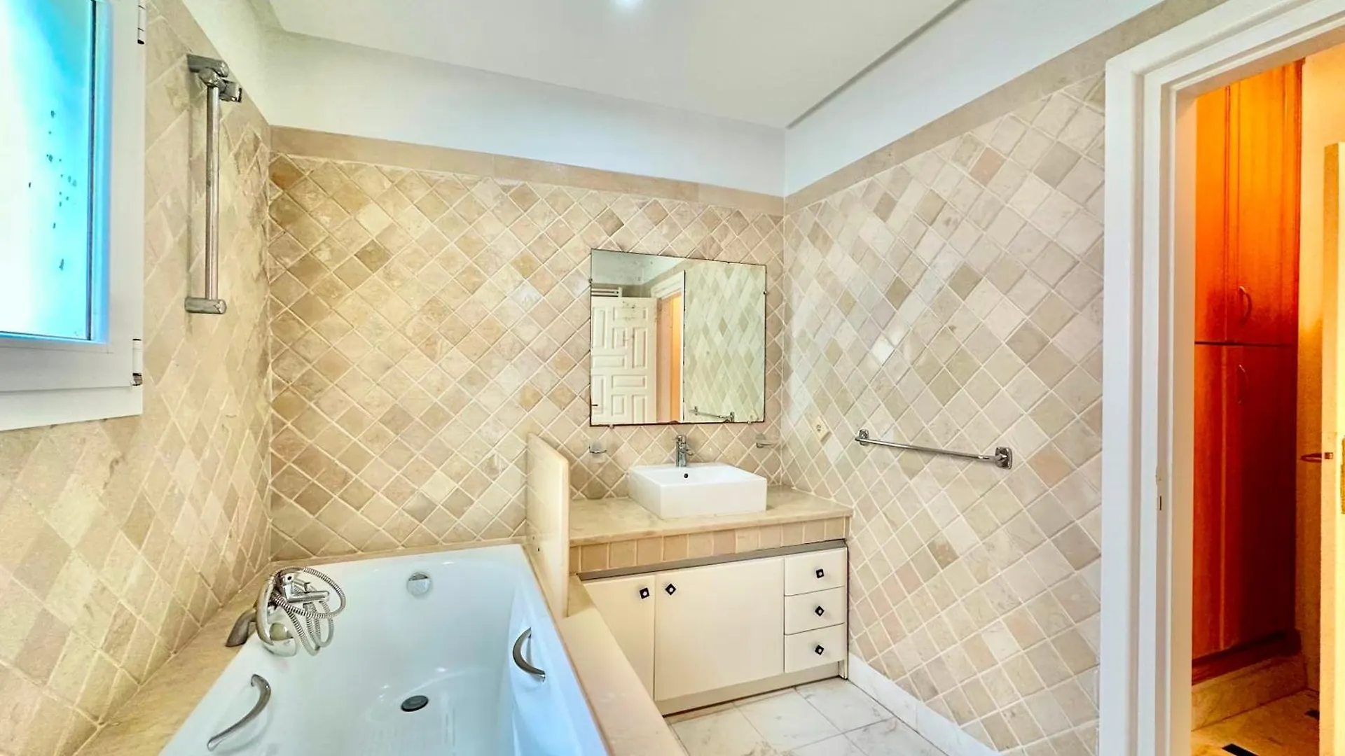Apartment Carthage Spacious And Cosy With Amazing Terrace Douar ech Chott